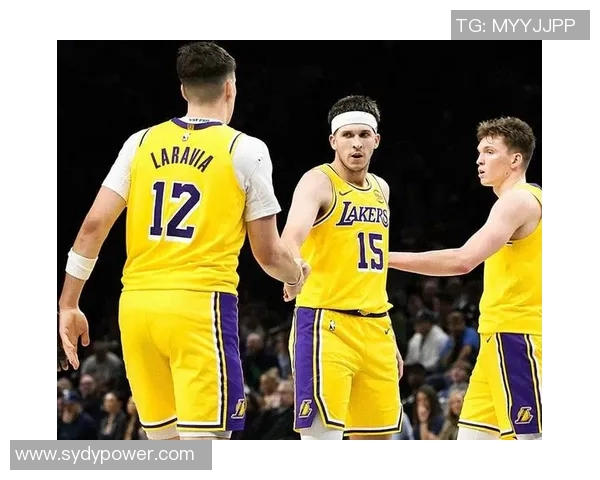 28分16助+压哨绝杀！里夫斯刷爆纪录，拉拉维亚觉醒，湖人好消息