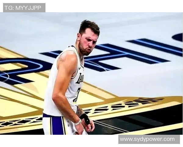 湖人捡到宝了，成队内新宠！续约里皇大功臣，灰熊经理都认错